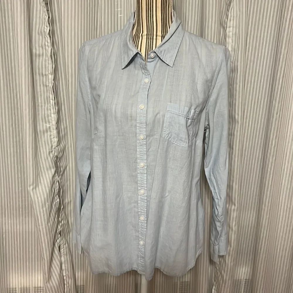SONOMA. Ladies large. Pale blue buttondown.
